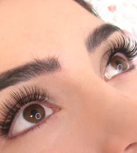Extensiones de pestañas
